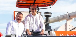 Presidente Abinader pide a agricultores continuar tecnificándose para eliminar la mano de obra extranjera; garantiza total respaldo por parte del Gobierno