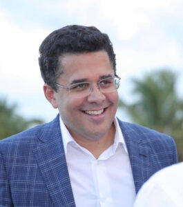 Aspirante a la candidatura presidencial de la República Dominicana por el Partido Revolucionario Moderno (PRM) y actual ministro de Turismo