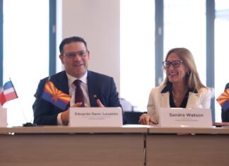 Ministro Yayo Sanz Lovatón firma alianza con Arizona para impulsar la industria de semiconductores