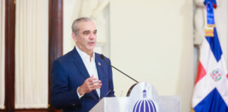 Presidente Abinader lanza Eficompras, primera tienda virtual del Estado dominicano para agilizar las compras públicas por debajo del umbral Presidente Abinader lanza Eficompras, primera tienda virtual del Estado dominicano para agilizar las compras públicas por debajo del umbral