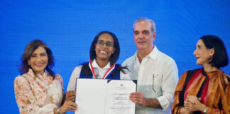 Presidente Abinader expresa orgullo por los jóvenes graduados de Oportunidad 14/24 que dejan atrás “el camino de la oscuridad” y escogen “el camino de la luz”