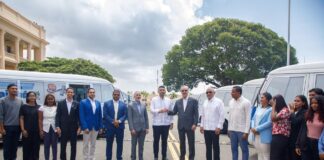 Presidente Abinader entrega 40 autobuses y fortalece el transporte universitario en todo el país