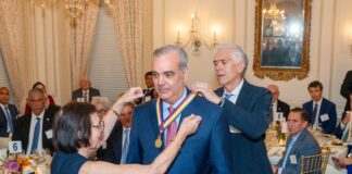 Presidente Luis Abinader es reconocido con la Insignia de Oro, el más alto honor de Americas Society por su liderazgo y el impacto de su gestión en la República Dominicana y el hemisferio