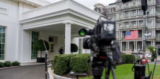 La justicia frena el veto de Trump a CNN, MS NOW y Politico