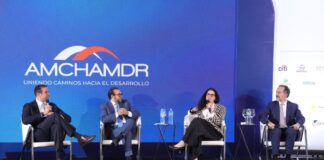 Líderes de INICIA presentan en AMCHAMDR su visión para transformar la educación dominicana