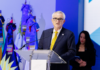 Resalta que República Dominicana lleva décadas creciendo por encima del promedio regional y proyecta una expansión de 4 % en 2026, casi el doble de la región.