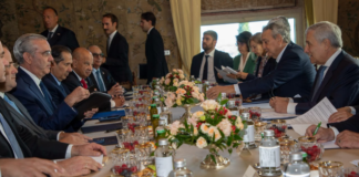 Presidente Luis Abinader llama a empresarios italianos a invertir en República Dominicana y destaca complementariedad económica entre ambos países